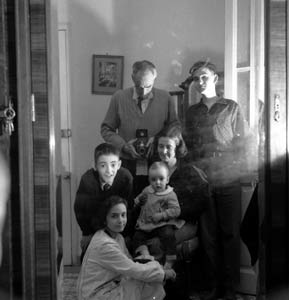 20090805004335-foto-familia-espejo.jpg